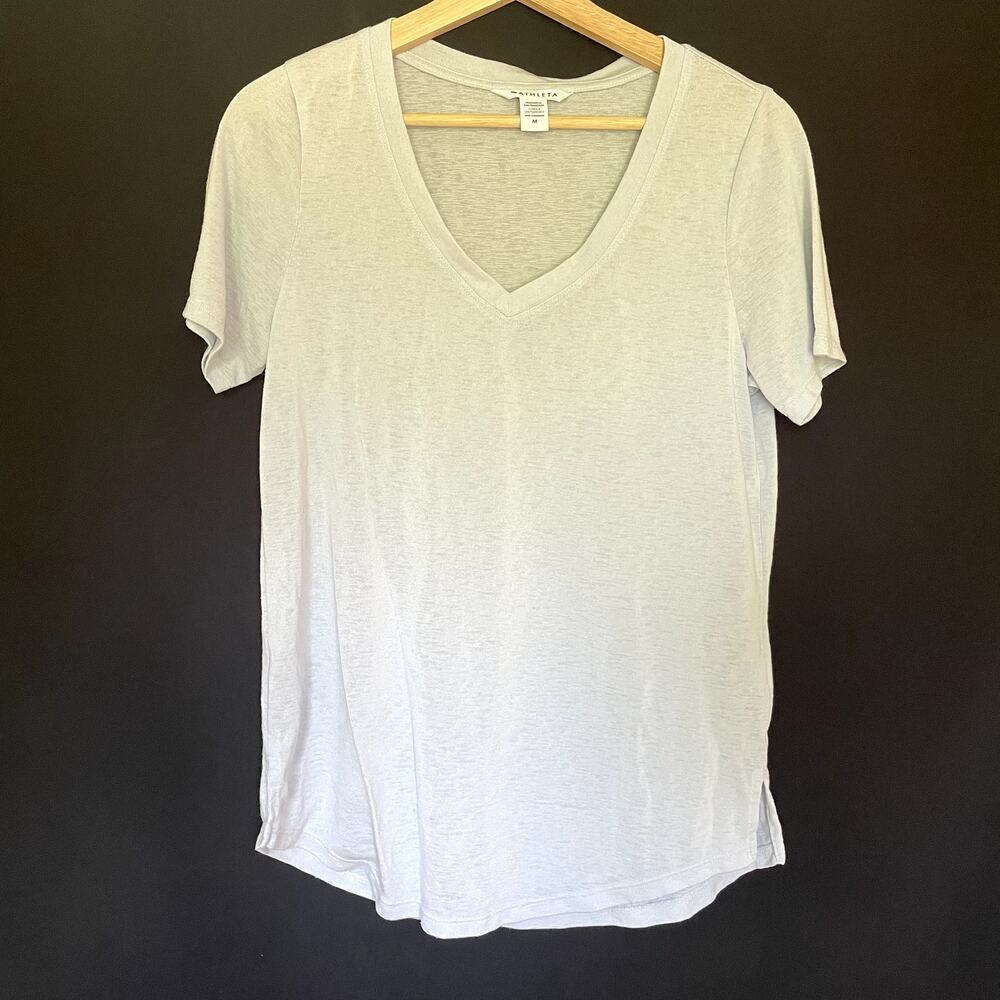 Athleta light blue workout athleisure top short sleeved v-neck summer women's M